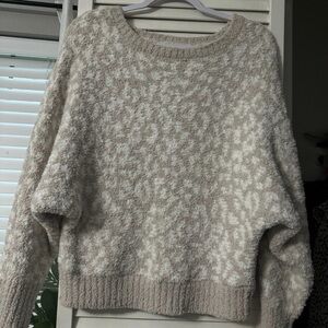 Jessica Simpson soft tan and white leopard animal print Sweater size small